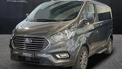 Usata 2022 Ford Tourneo Custom Titanium Furgone | 33.900 € (Buon prezzo)