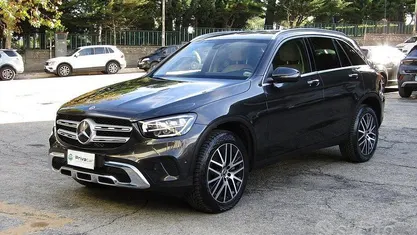 Usata Mercedes GLC300e 194 CV (142 kW) 2021 Grigio Station wagon