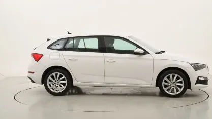 Usata Skoda Scala Style 116 CV (85 kW) 2020 Biancobianco Utilitaria