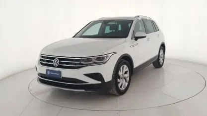 Usata VW Tiguan Elegance 150 CV (110 kW) 2022 Bianco pastello SUV