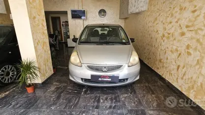 Usata Honda Jazz ES 83 CV (61 kW) 2006 Grigio Utilitaria