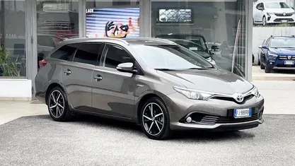 Usata Toyota Auris Hybrid 99 CV (72 kW) 2017 Station wagon