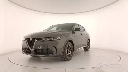 Second-hand Alfa Romeo Tonale Ti 160 CP (117 kW) 2023 Gri SUV