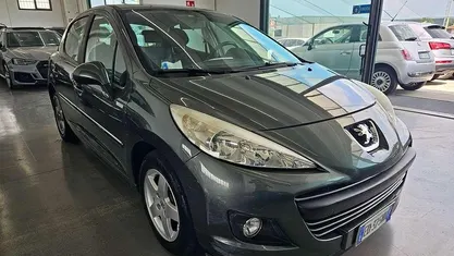 Grigio Usata 2010 Peugeot 207 Tre volumi | 3500 € (Ottimo prezzo)