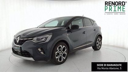 Usata Renault Captur Intens 143 CV (105 kW) 2022 Blu scuro SUV
