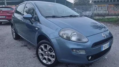 Usata Fiat Punto Lounge 69 CV (50 kW) 2018 Grigio Berlina