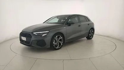 Grigio daytona perlato Usata 2023 Audi A3 S-Line Tre volumi | 27.900 € (Buon prezzo)