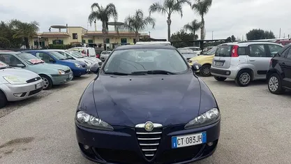 Usata Alfa Romeo 147 120 CV (88 kW) 2005 Blu Utilitaria