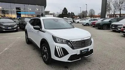 Usata Peugeot 2008 Allure 145 CV (106 kW) 2025 SUV