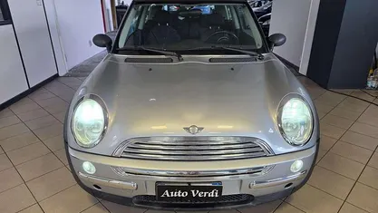 Usata Mini ONE 90 CV (66 kW) 2004 Argento Utilitaria
