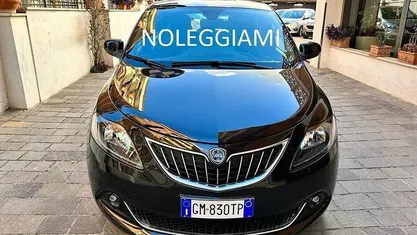 Usata Lancia Ypsilon Gold 69 CV (50 kW) 2023 Nero Utilitaria