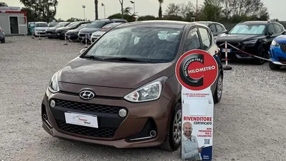 Marrone Usata 2019 Hyundai i10 Due volumi | 8900 € (Buon prezzo)