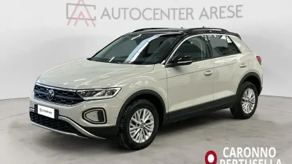 Usata VW T-Roc Life 110 CV (80 kW) 2024 Marrone SUV