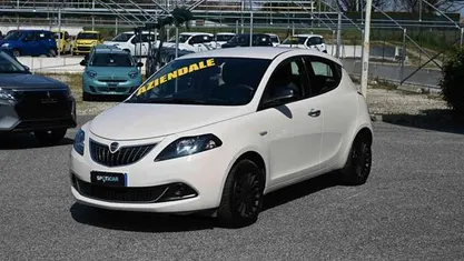 Beige Usata 2022 Lancia Ypsilon Silver Due volumi | 10.900 € (Buon prezzo)