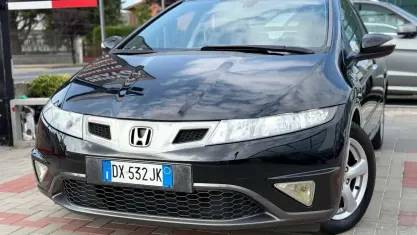 Usata Honda Civic Comfort 99 CV (72 kW) 2009 Nero Berlina