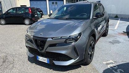 Nuova Alfa Romeo Junior Edizione Speciale 145 CV (106 kW) 2026 Grigio SUV