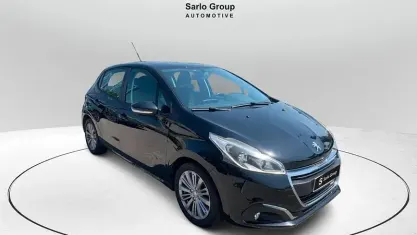 Usata Peugeot 208 Active 75 CV (55 kW) 2015 Nero Utilitaria