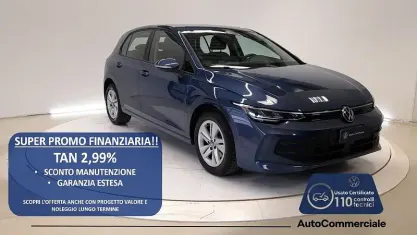 Usata VW Golf VIII Life 116 CV (85 kW) 2025 Blu Utilitaria