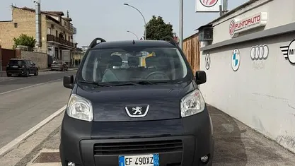 Begagnad Peugeot Bipper Outdoor 75 HK (55 kW) 2011 Svart Minibuss