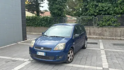 Usata Ford Fiesta 68 CV (50 kW) 2008 Blu Utilitaria