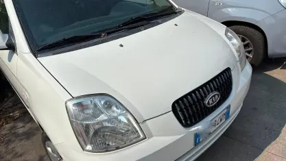 Usata Kia Picanto Urban 61 CV (44 kW) 2006 Bianco Utilitaria