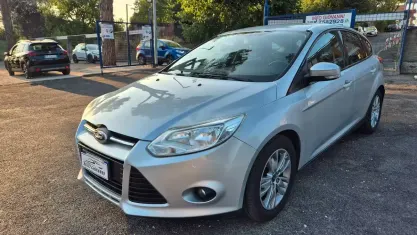 Usata Ford Focus 125 CV (91 kW) 2012 Grigio Berlina