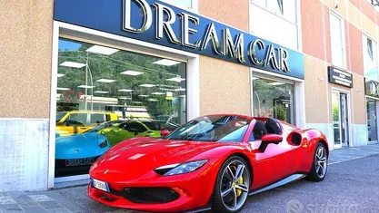 Usata Ferrari 296 830 CV (610 kW) 2023 Rosso Cabrio