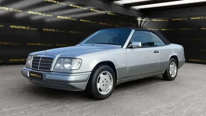 Usata 1995 Mercedes E200 Cabrio | 25.890 €