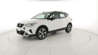 Usata Seat Arona Xperience 95 CV (69 kW) 2023 Bianco candy nero midnight SUV