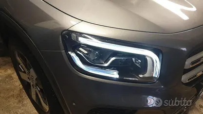 Usata Mercedes GLB200 150 CV (110 kW) 2020 Grigio SUV