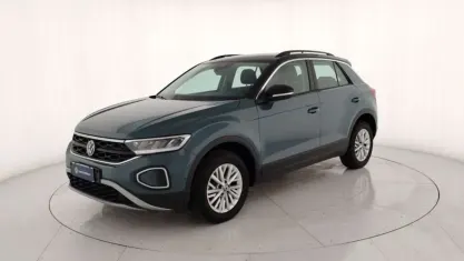 Usata VW T-Roc Life 150 CV (110 kW) 2025 Grigio metallizzato SUV