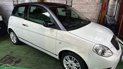 Occasion Lancia Ypsilon 77 ch (56 kW) 2010 Blanc Citadine