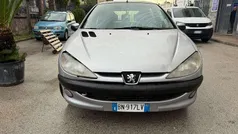 Grigio Usata 2001 Peugeot 206 Tre volumi | 700 € (Ottimo prezzo)
