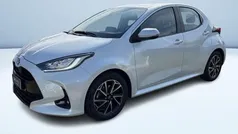 Bianco pastello Usata 2021 Toyota Yaris Hybrid Trend Tre volumi | 15.700 € (Ottimo prezzo)