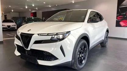 Nuova Alfa Romeo Junior 145 CV (106 kW) 2025 Bianco SUV