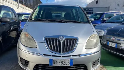 Usata Lancia Musa 77 CV (56 kW) 2009 Grigio Monovolume