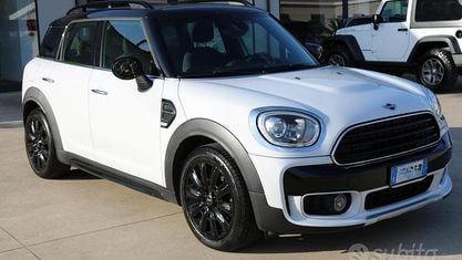 Begagnad Mini Cooper D Countryman Business 150 HK (110 kW) 2020 Vit SUV