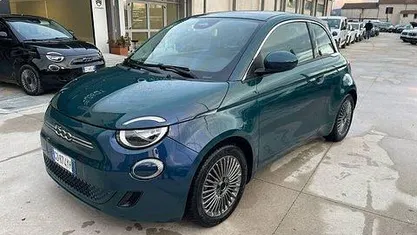 Usata Fiat 500e Passion 86 kW (118 CV) 2020 Cabrio