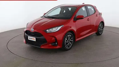 Usata 2023 Toyota Yaris Hybrid Trend Utilitaria | 18.599 € (Buon prezzo)