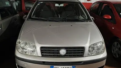 Usata Fiat Punto Dynamic 60 CV (44 kW) 2004 Grigio Utilitaria