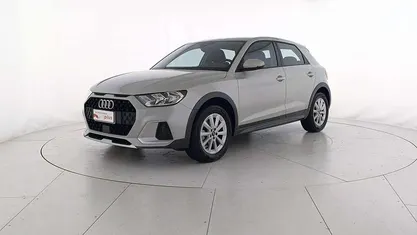 N8 argento cavo metallizzato Usata 2023 Audi A1 Comfort Tre volumi | 23.900 € (Ottimo prezzo)