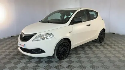 Usata Lancia Ypsilon 70 CV (51 kW) 2017 Bianco Utilitaria