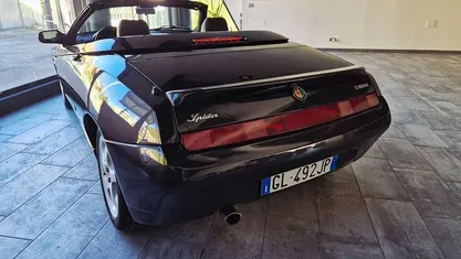 Usata Alfa Romeo Spider 150 CV (110 kW) 2002 Nero Cabrio