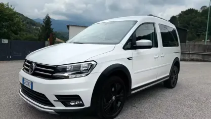 Usata VW Caddy 122 CV (89 kW) 2020 Bianco Monovolume