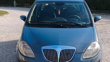 Usata Lancia Musa 69 CV (50 kW) 2008 Blu Monovolume