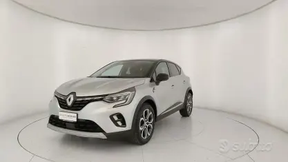 Usata Renault Captur Techno 101 CV (74 kW) 2023 Grigio SUV