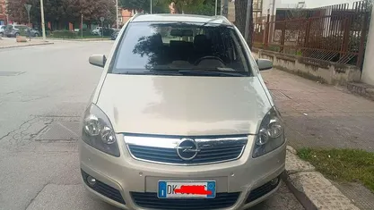 Marrone Usata 2007 Opel Zafira Cosmo Monovolume | 3300 € (Buon prezzo)