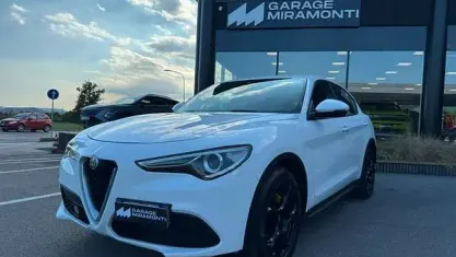 Usata Alfa Romeo Stelvio Business 160 CV (117 kW) 2019 Bianco SUV