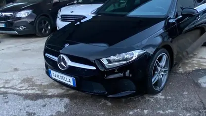 Usata Mercedes A180 Premium 116 CV (85 kW) 2019 Nero Berlina