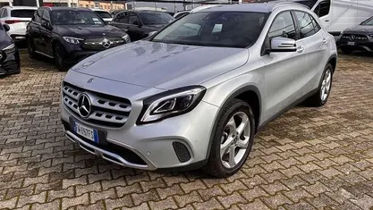 Usata 2019 Mercedes GLA200 SUV | 23.000 € (Buon prezzo)